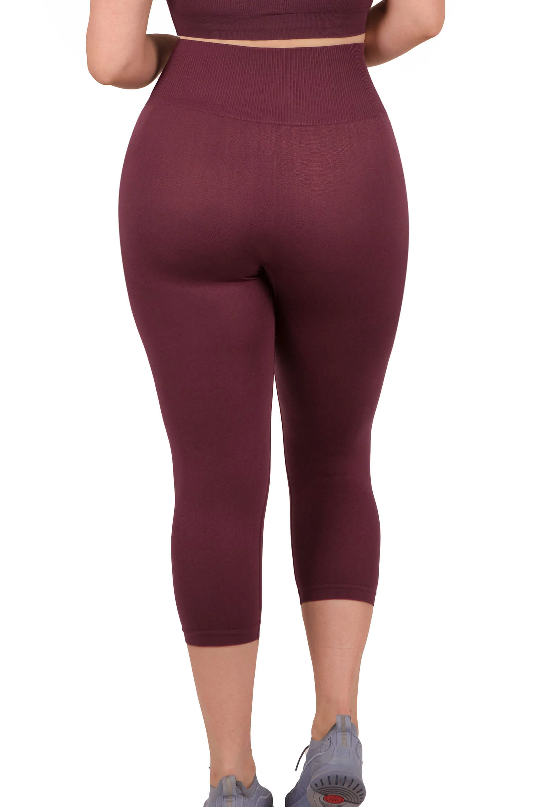 Plus Size Seamless High Waist 3/4 Capri Leggings - Image 4