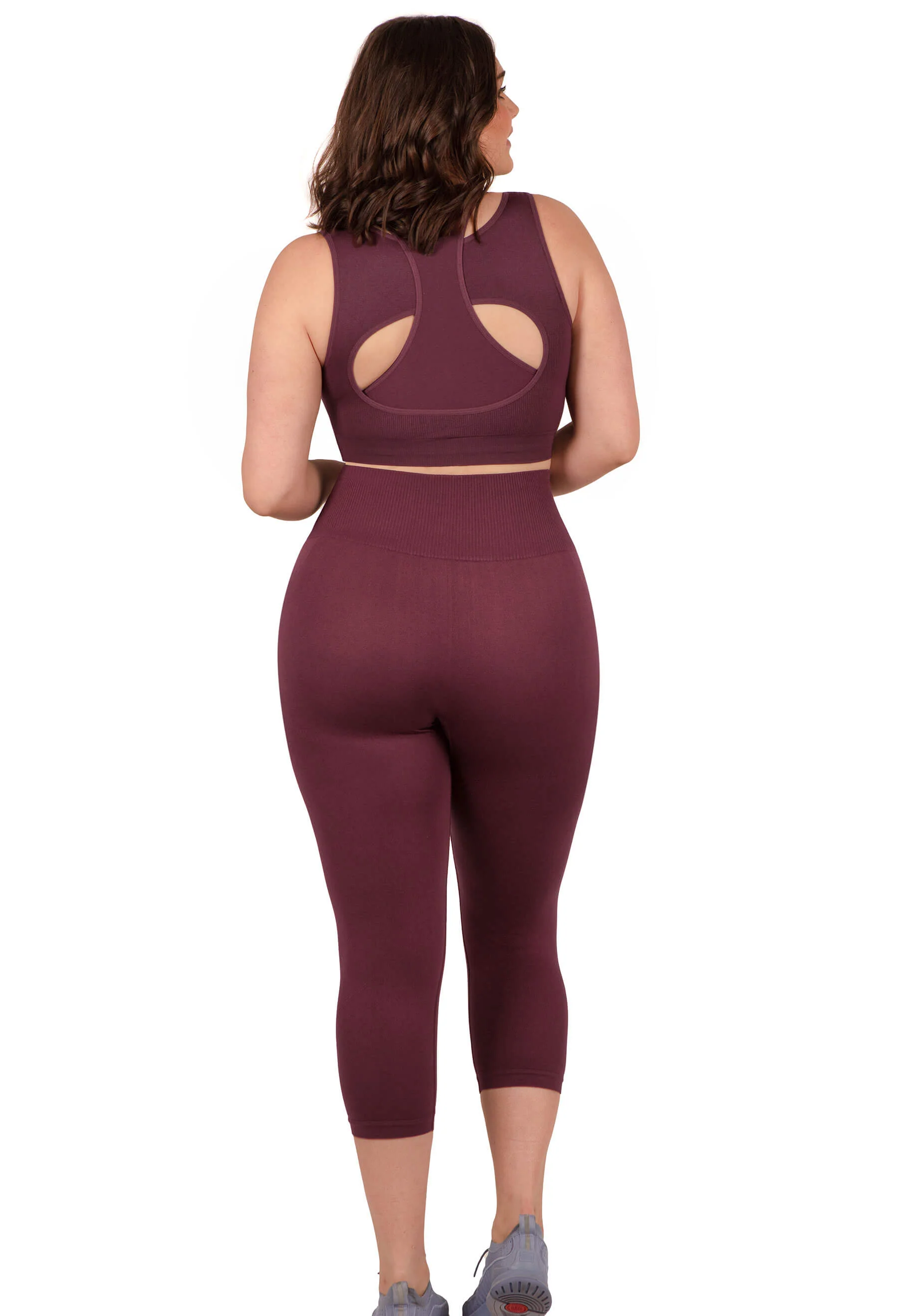 Plus Size Seamless High Waist 3/4 Capri Leggings - Image 9