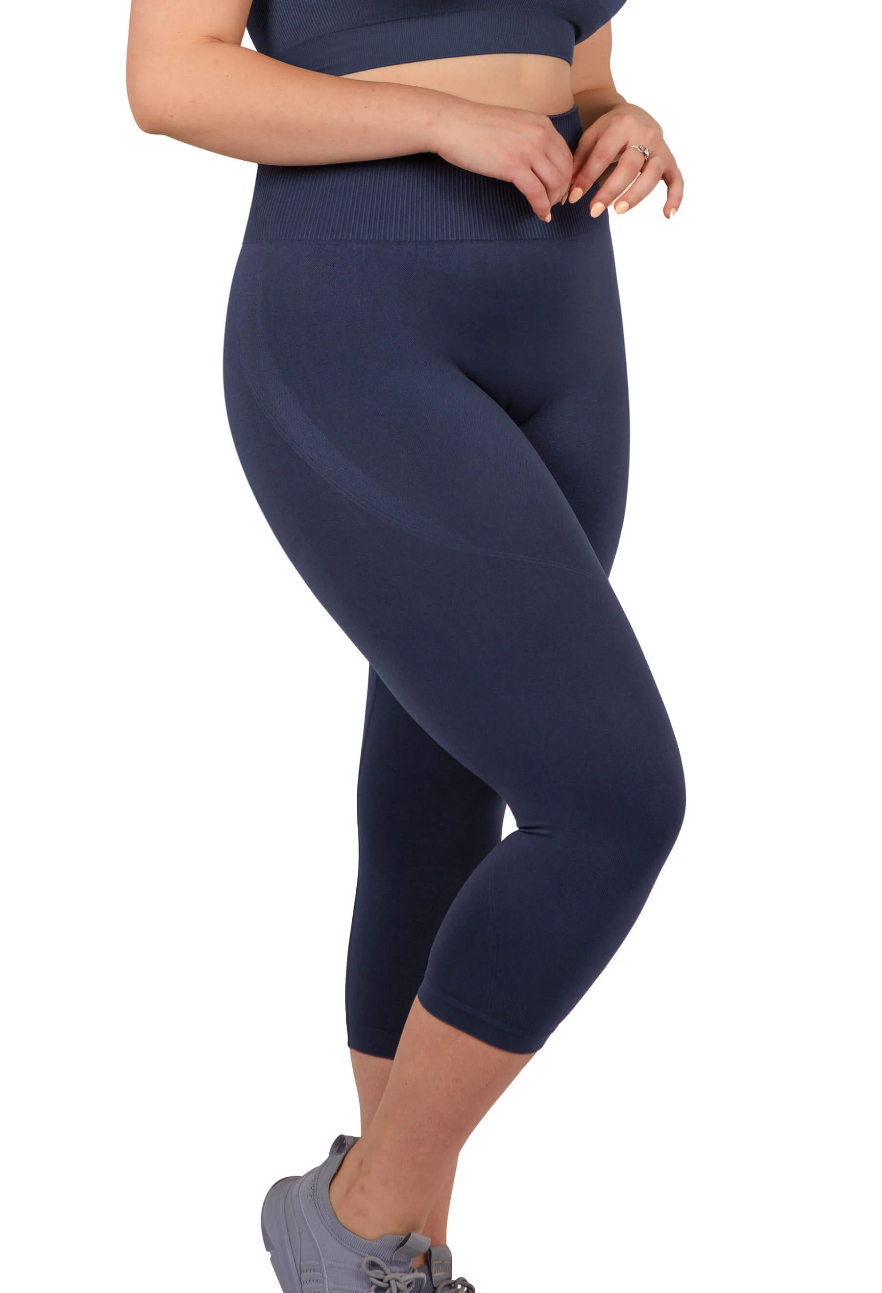 Plus Size Seamless High Waist 3/4 Capri Leggings - Image 10