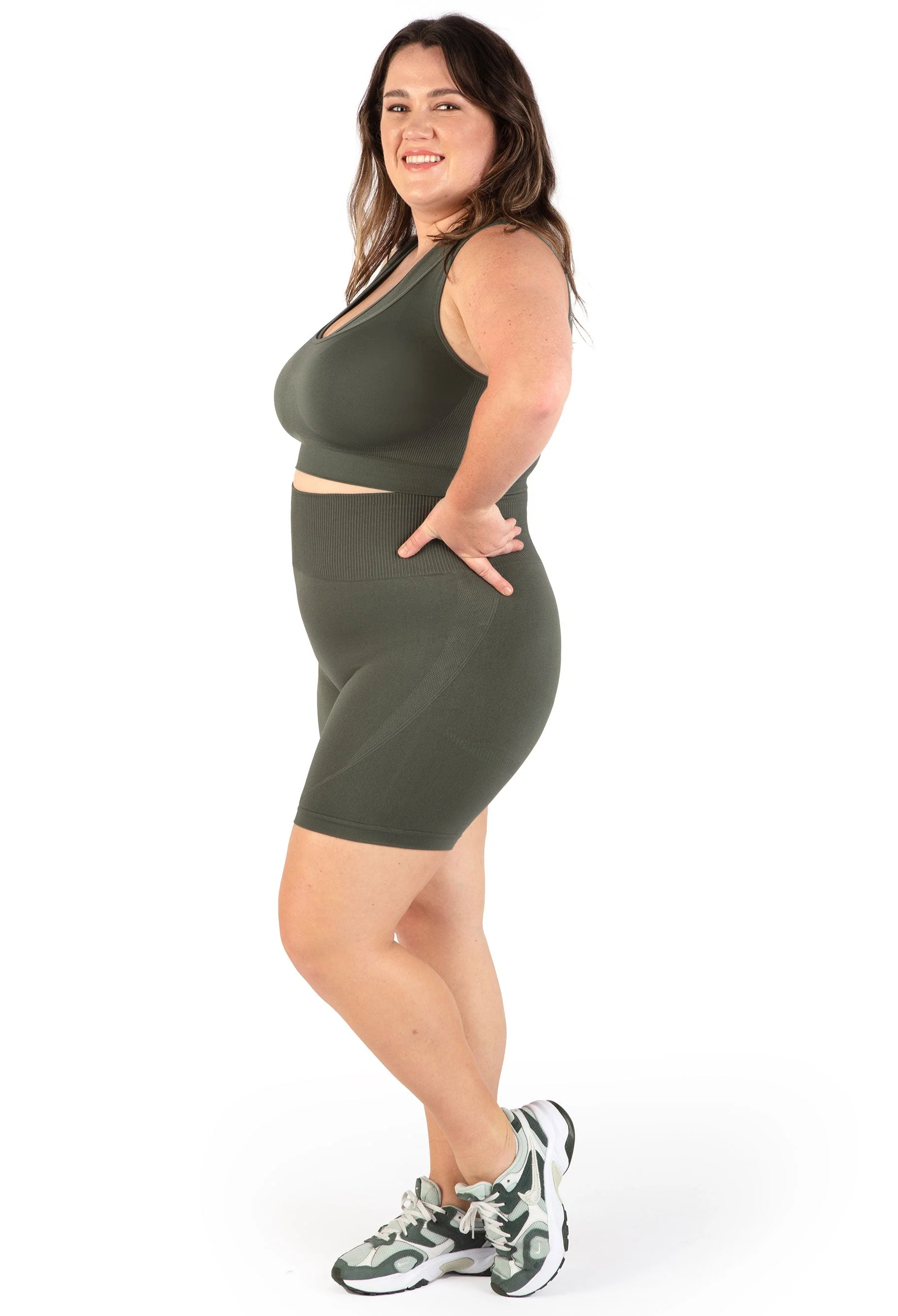 Plus Size Seamless High Waist Midi Biker Shorts - Image 4